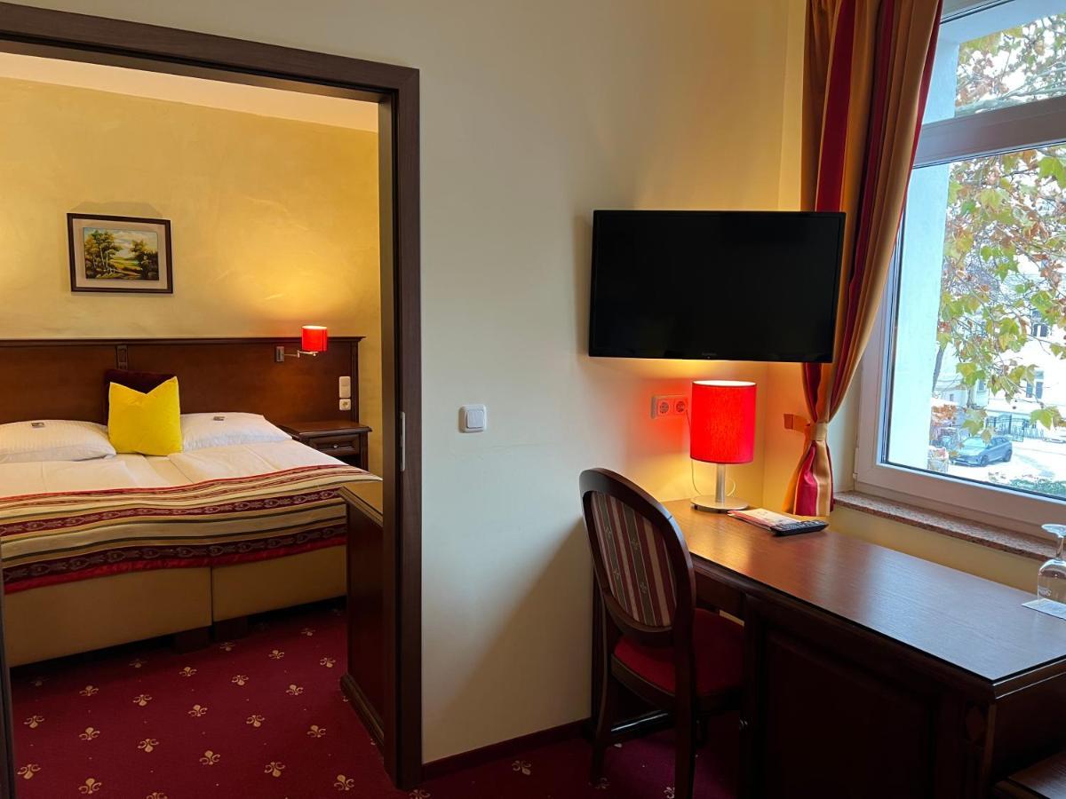Hotel Medaillon Magdeburg Bagian luar foto