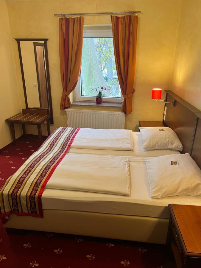 Hotel Medaillon Magdeburg Bagian luar foto