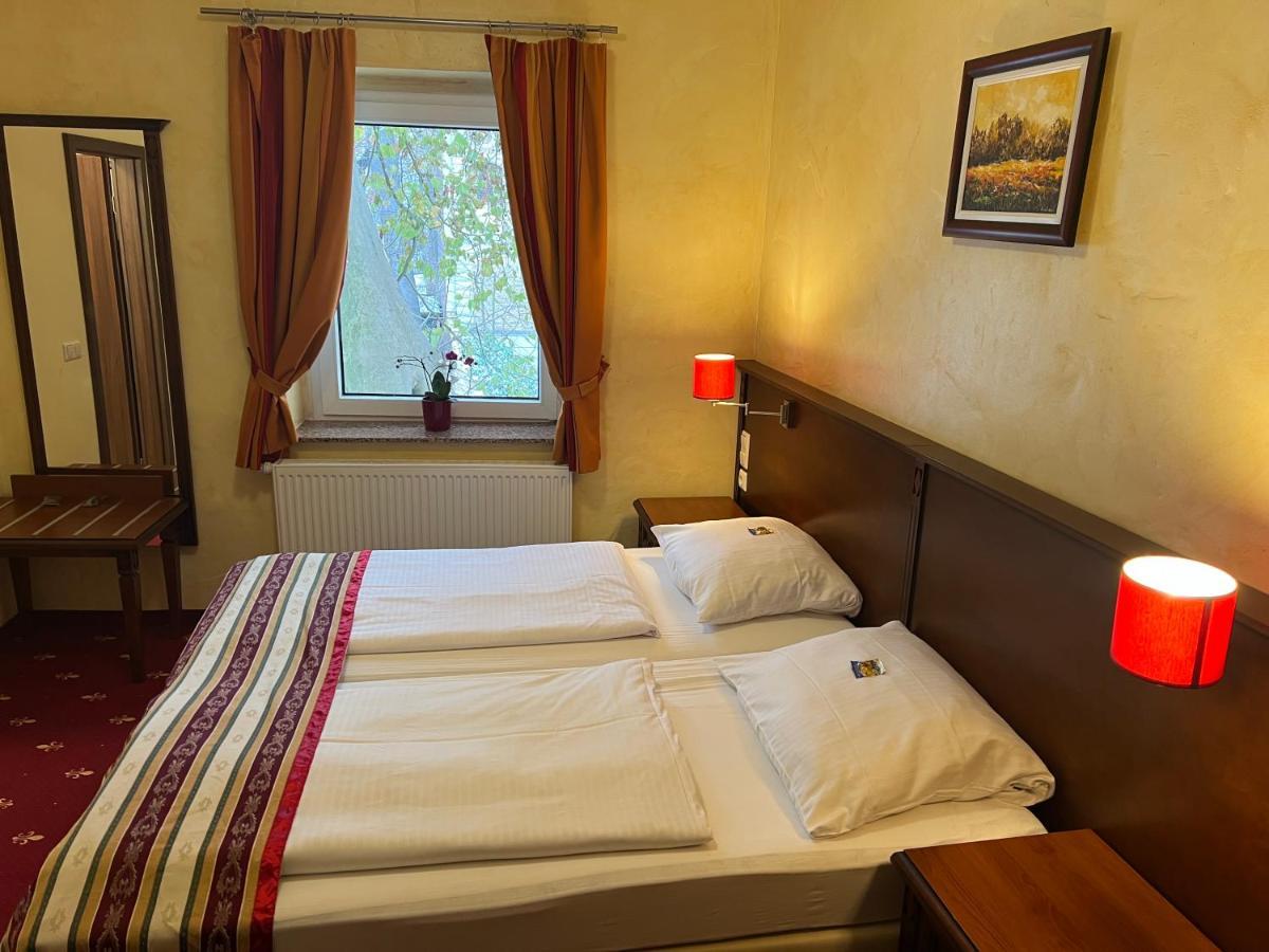 Hotel Medaillon Magdeburg Bagian luar foto