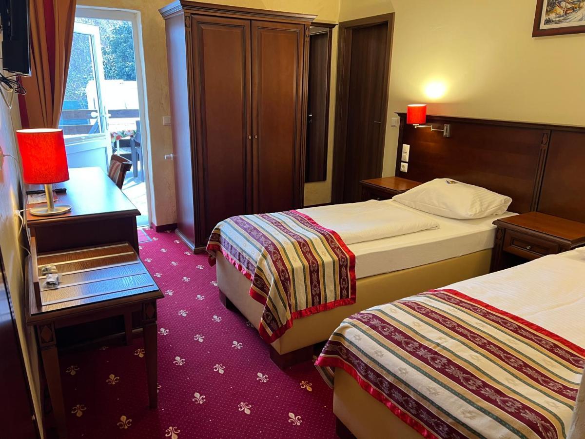 Hotel Medaillon Magdeburg Bagian luar foto