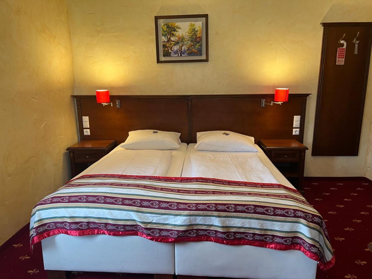 Hotel Medaillon Magdeburg Bagian luar foto