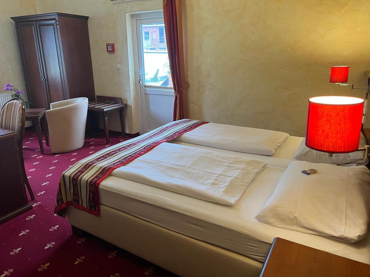 Hotel Medaillon Magdeburg Bagian luar foto