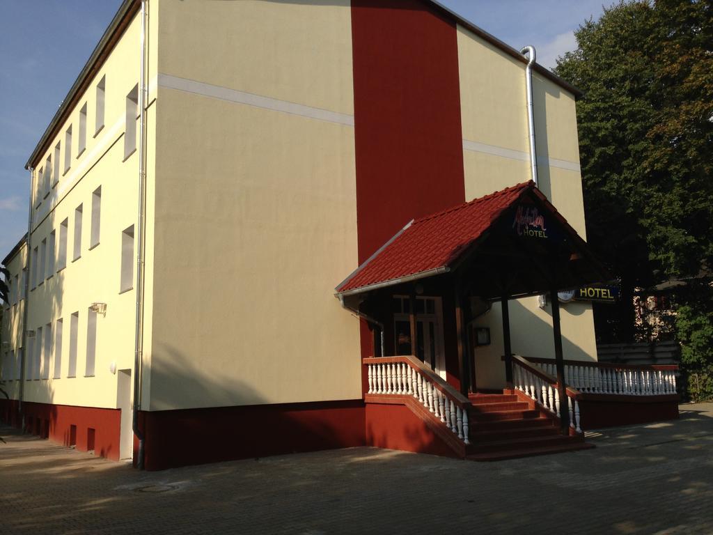 Hotel Medaillon Magdeburg Bagian luar foto