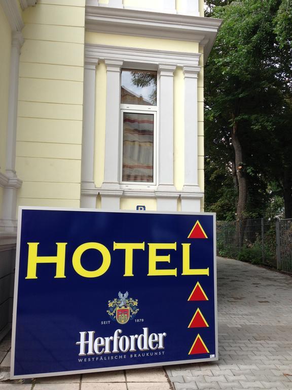 Hotel Medaillon Magdeburg Bagian luar foto