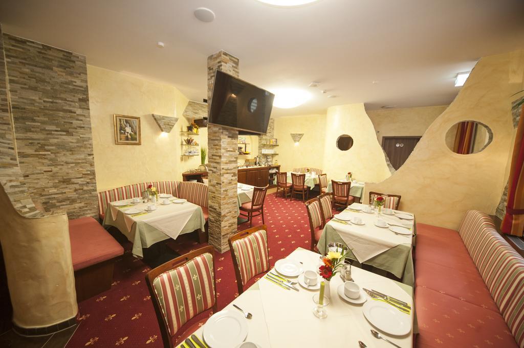 Hotel Medaillon Magdeburg Bagian luar foto