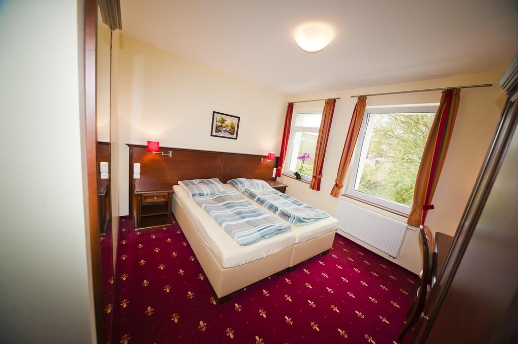 Hotel Medaillon Magdeburg Bagian luar foto