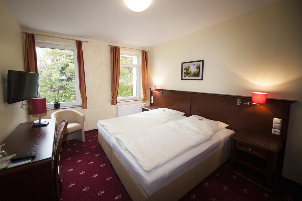 Hotel Medaillon Magdeburg Bagian luar foto