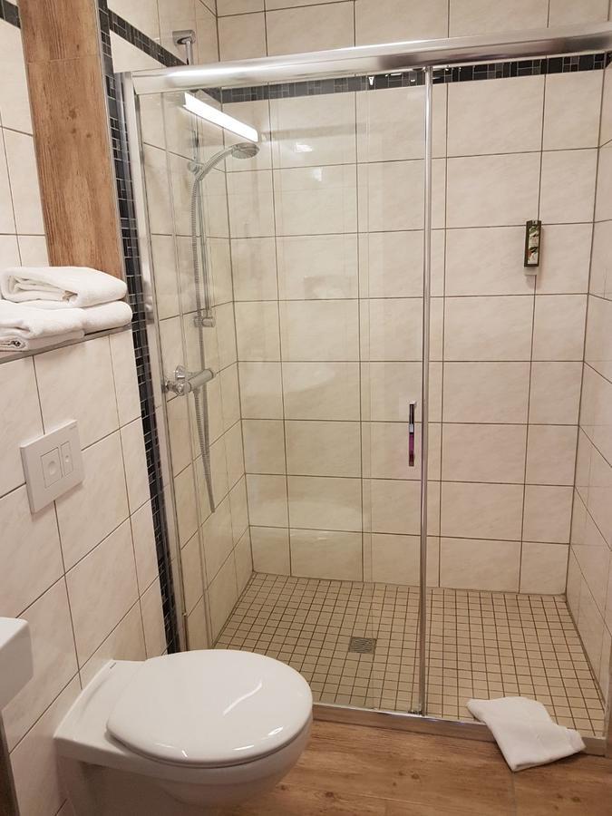 Hotel Medaillon Magdeburg Bagian luar foto