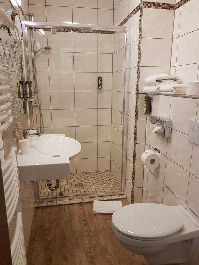 Hotel Medaillon Magdeburg Bagian luar foto